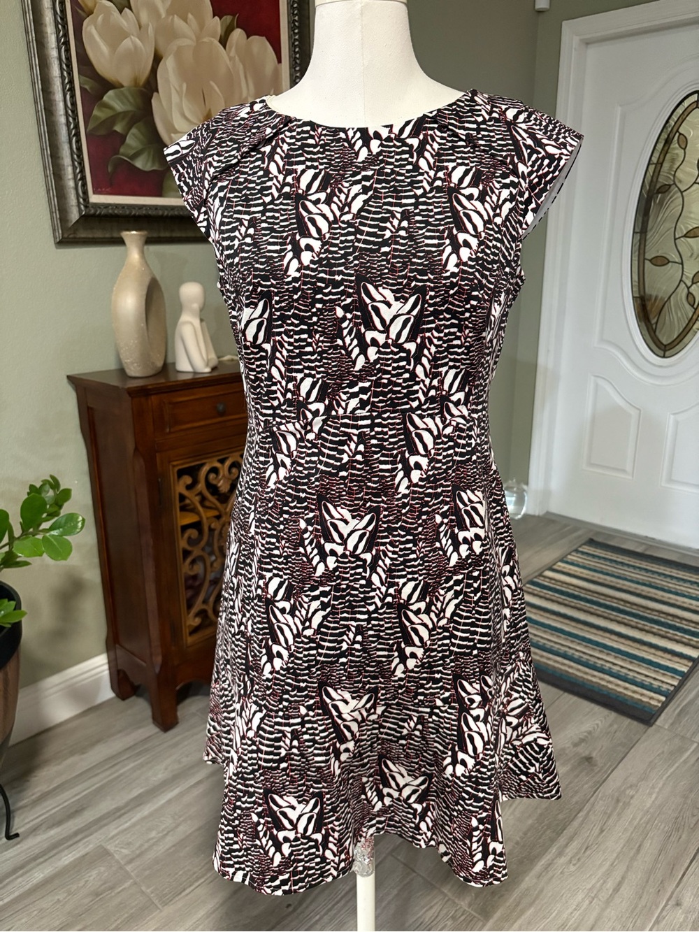 Reiss Black and White Abstract Floral Cap Sleeve Mini Dress